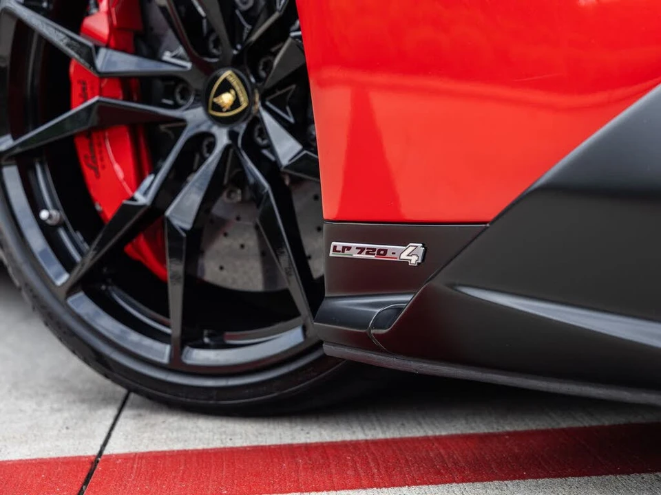 2014 Lamborghini Aventador LP700-4 - Image 30 of 31