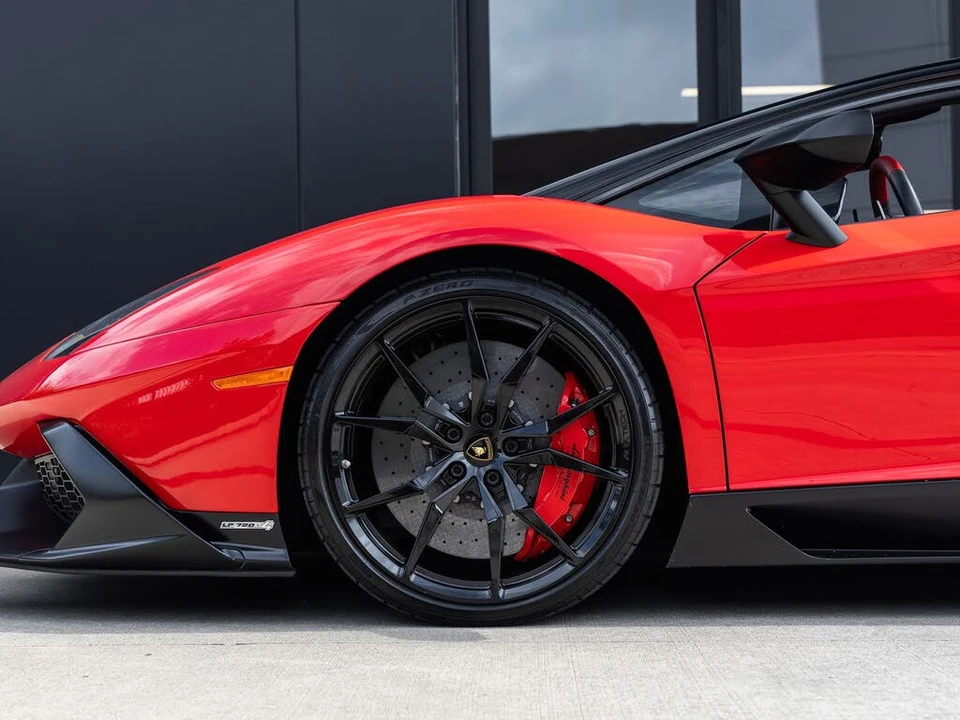 2014 Lamborghini Aventador LP700-4 - Image 13 of 31