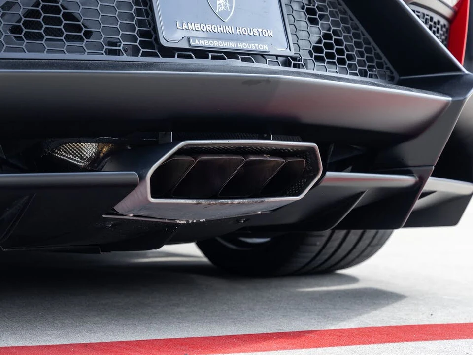 2014 Lamborghini Aventador LP700-4 - Image 15 of 31