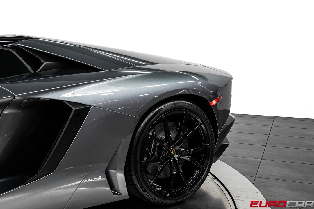 2014 Lamborghini Aventador LP700-4 - Image 18 of 31
