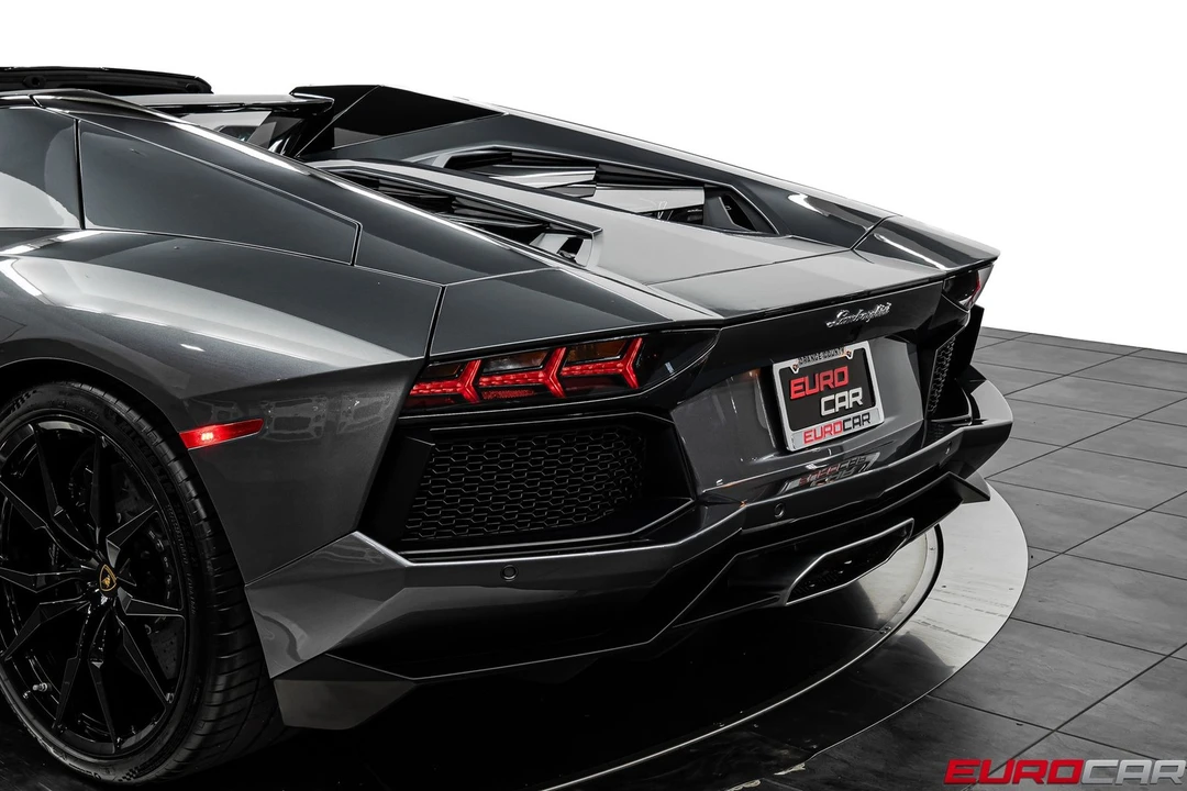 2014 Lamborghini Aventador LP700-4 - Image 21 of 31