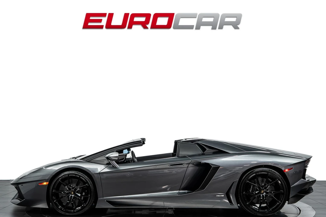 2014 Lamborghini Aventador LP700-4 - Image 2 of 31