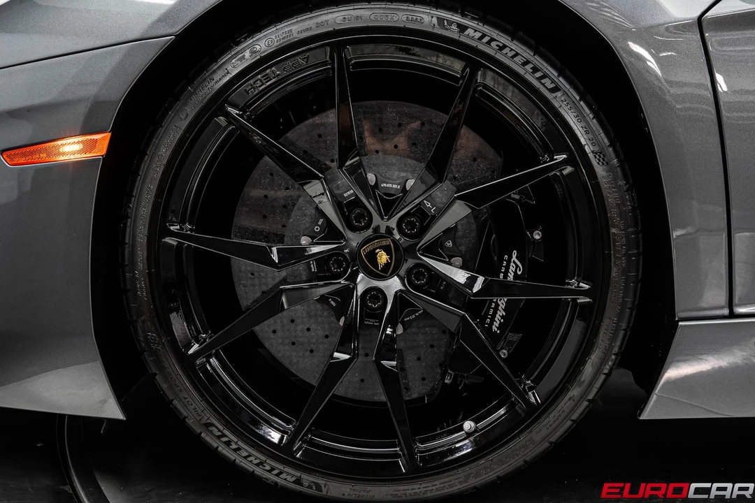 2014 Lamborghini Aventador LP700-4 - Image 28 of 31