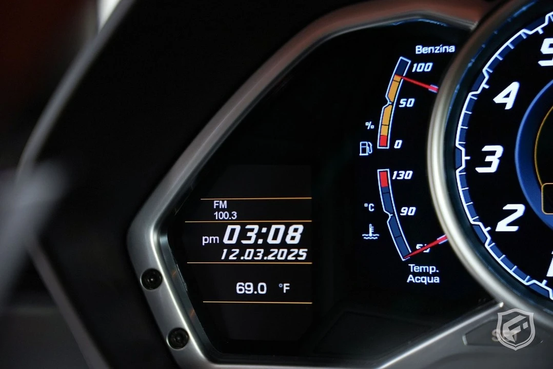 2014 Lamborghini Aventador LP700-4 - Image 26 of 31
