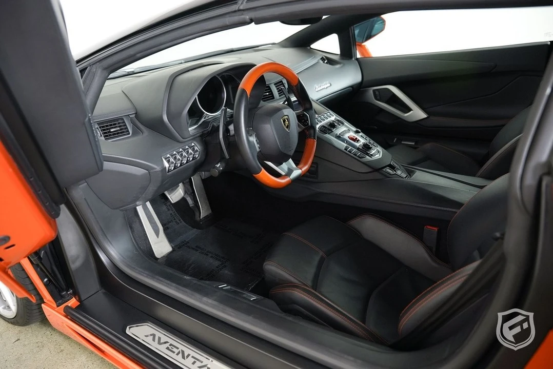 2014 Lamborghini Aventador LP700-4 - Image 13 of 31