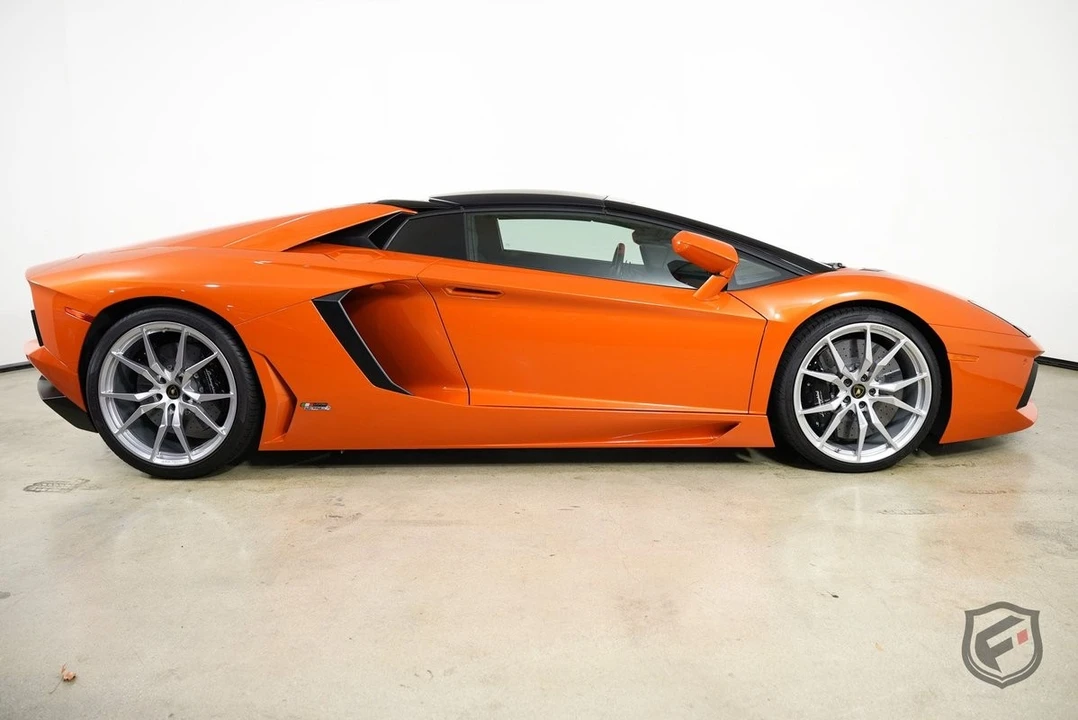 2014 Lamborghini Aventador LP700-4 - Image 10 of 12