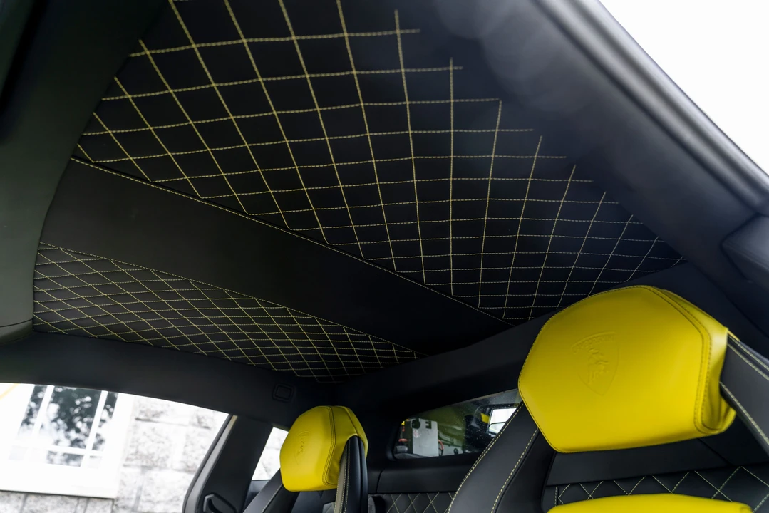2014 Lamborghini Aventador LP700-4 - Image 7 of 31