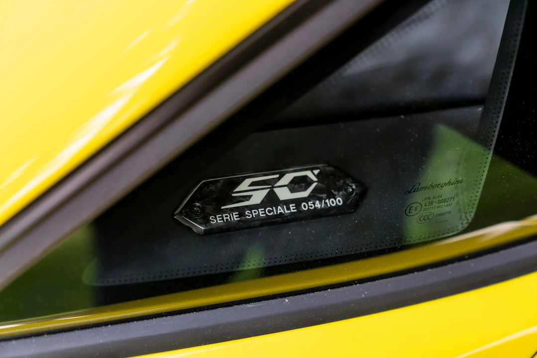 2014 Lamborghini Aventador LP700-4 - Image 4 of 31