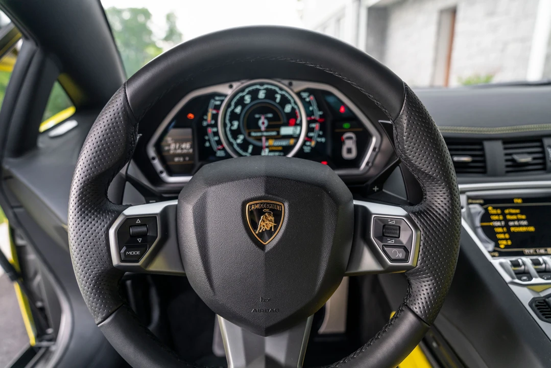 2014 Lamborghini Aventador LP700-4 - Image 27 of 31