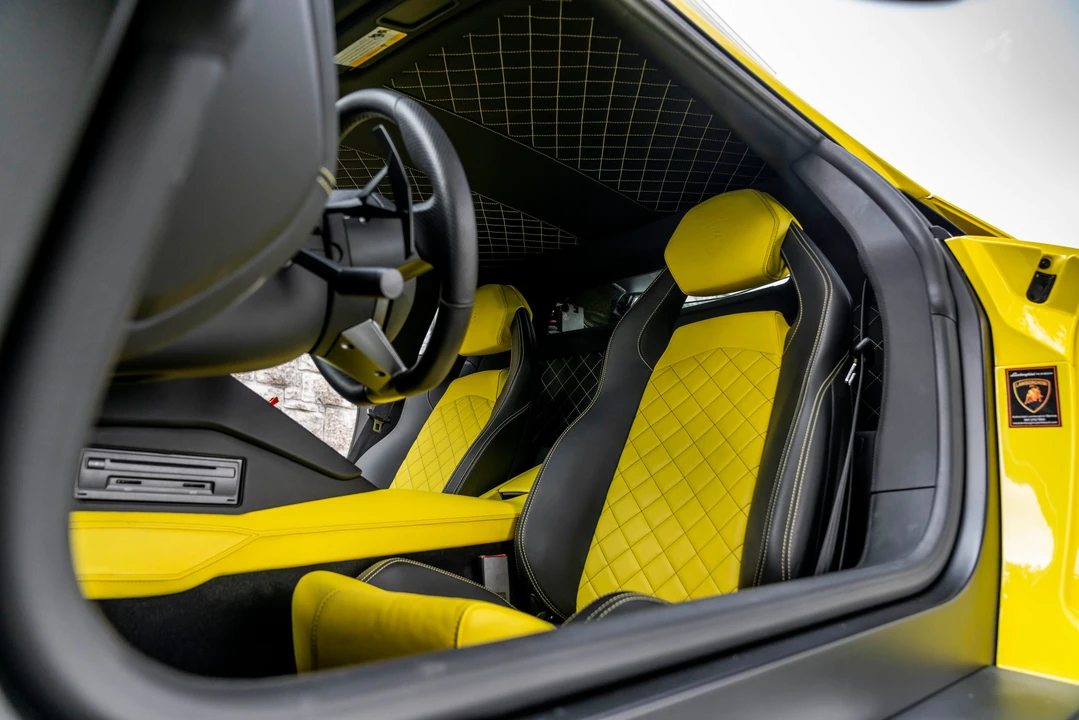 2014 Lamborghini Aventador LP700-4 - Image 9 of 31