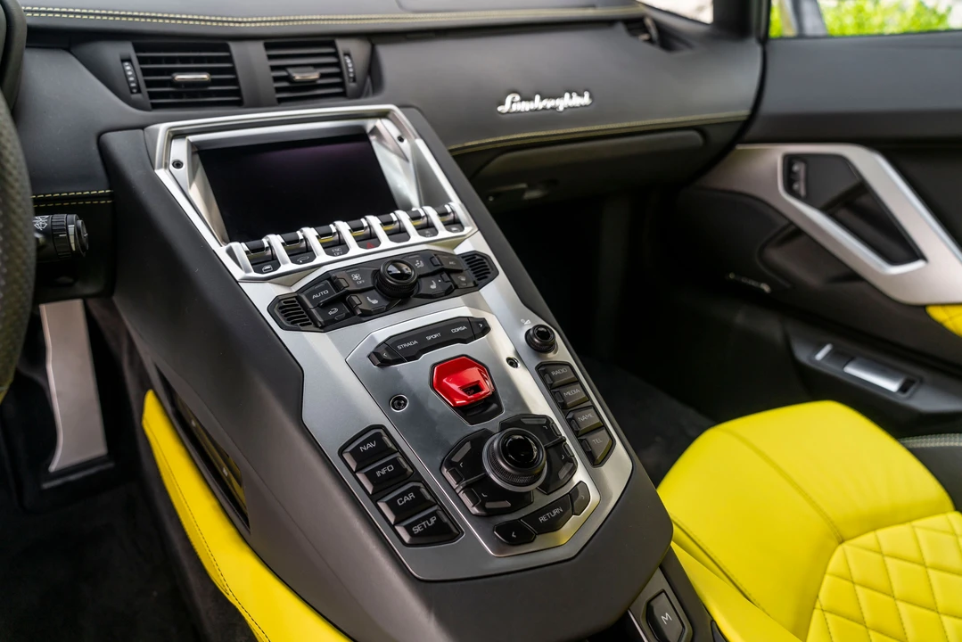 2014 Lamborghini Aventador LP700-4 - Image 22 of 31