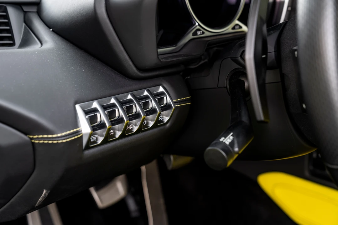 2014 Lamborghini Aventador LP700-4 - Image 28 of 31