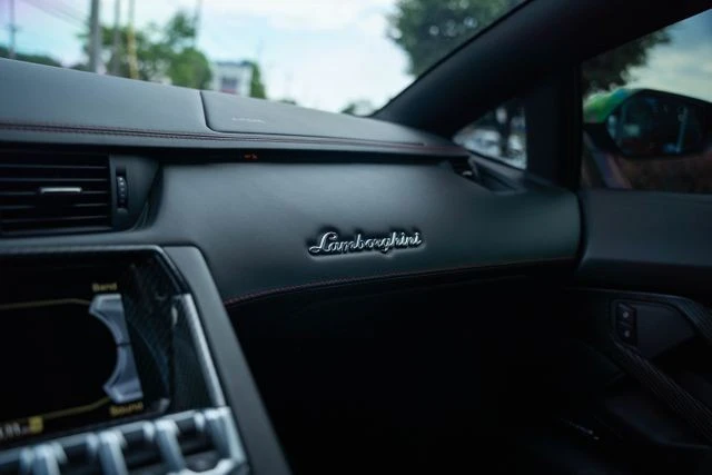 2014 Lamborghini Aventador LP700-4 - Image 23 of 31