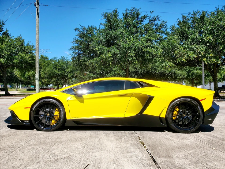 2014 Lamborghini Aventador LP700-4 - Image 11 of 31