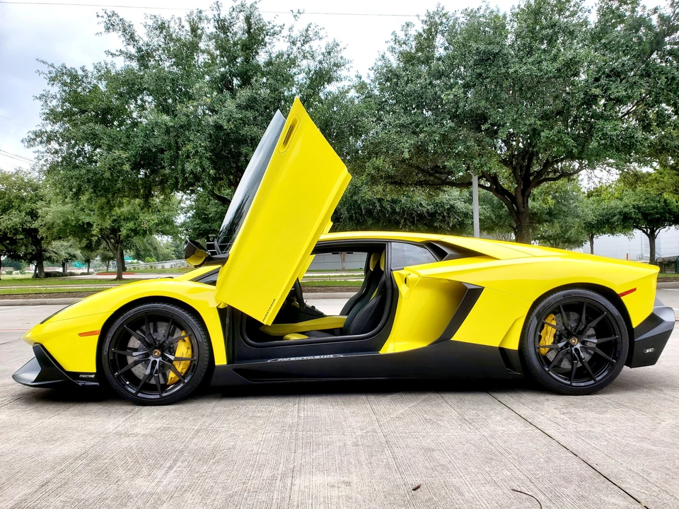 2014 Lamborghini Aventador LP700-4 - Image 28 of 31