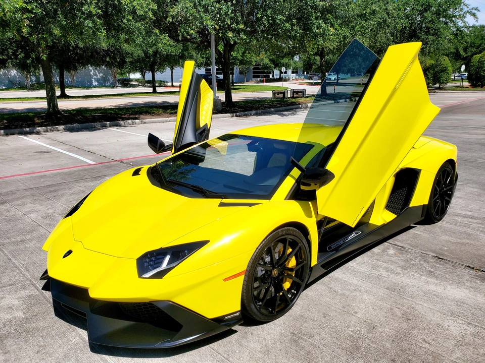2014 Lamborghini Aventador LP700-4 - Image 26 of 31
