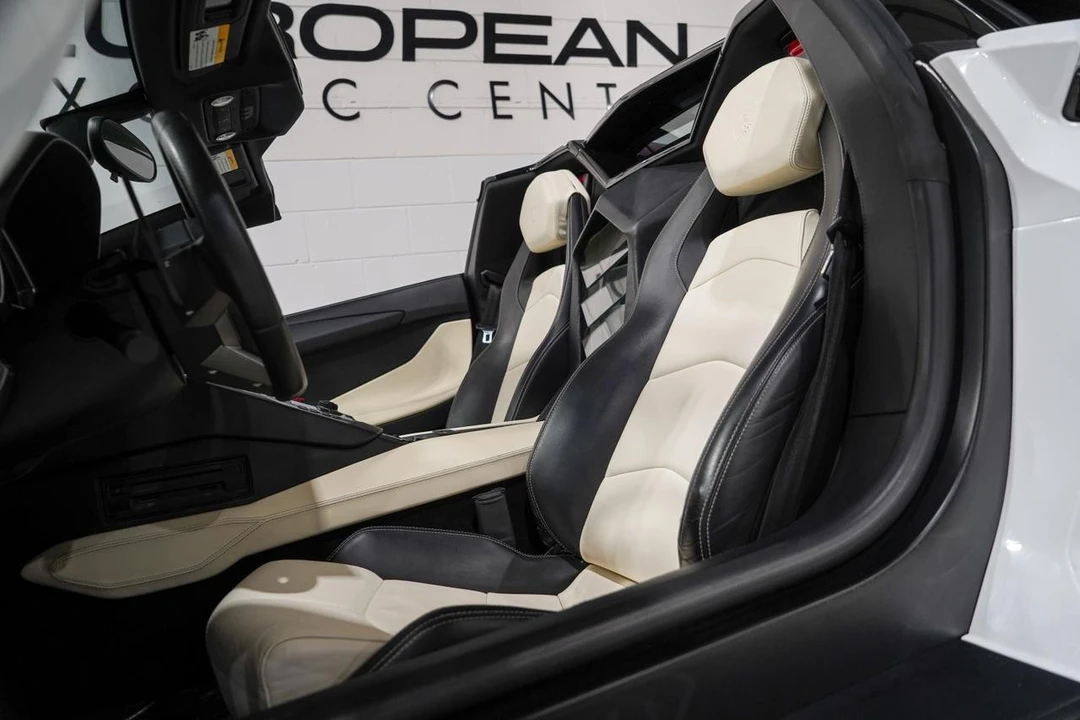 2014 Lamborghini Aventador LP700-4 - Image 10 of 21