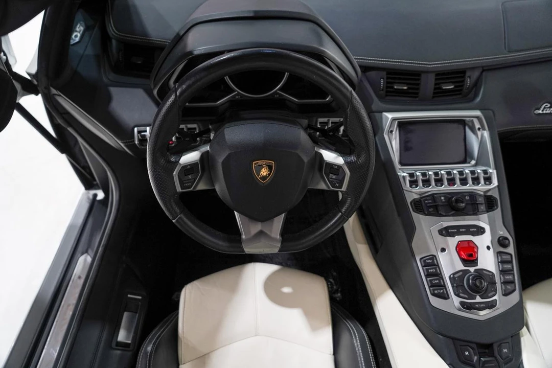 2014 Lamborghini Aventador LP700-4 - Image 11 of 21