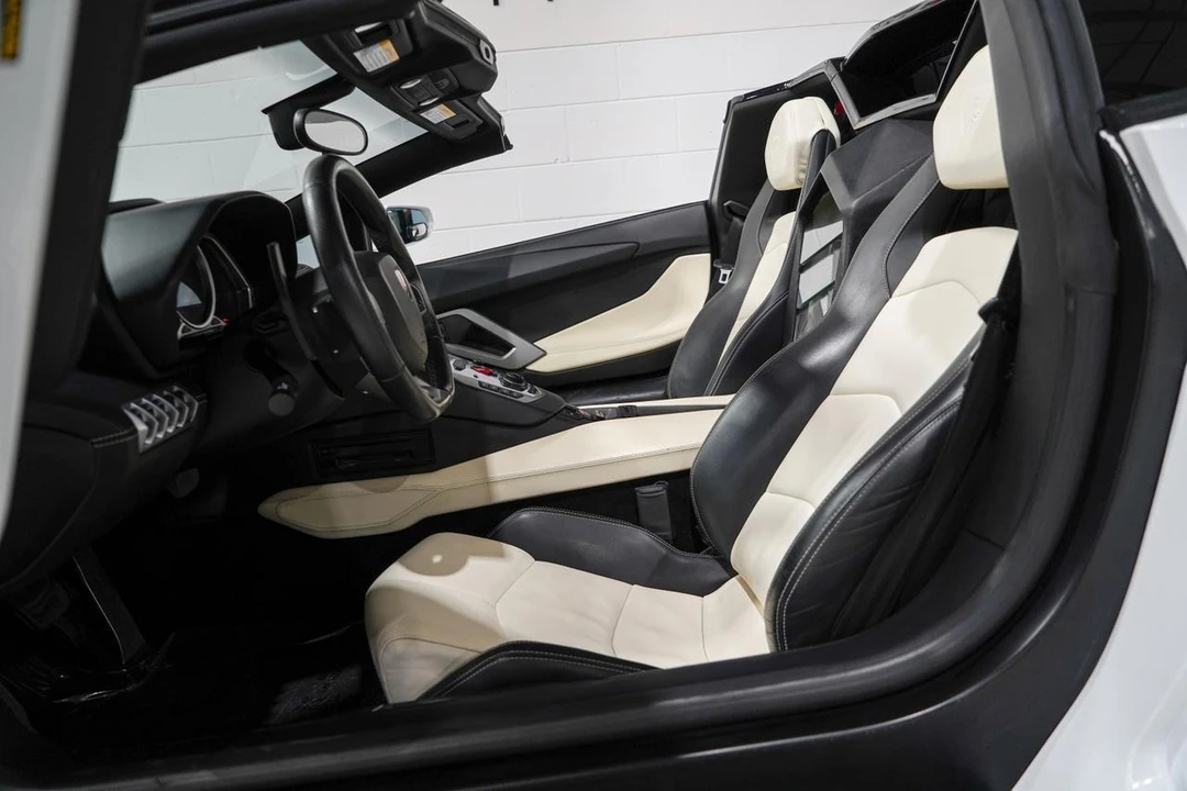 2014 Lamborghini Aventador LP700-4 - Image 9 of 21