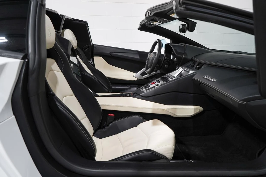 2014 Lamborghini Aventador LP700-4 - Image 15 of 21