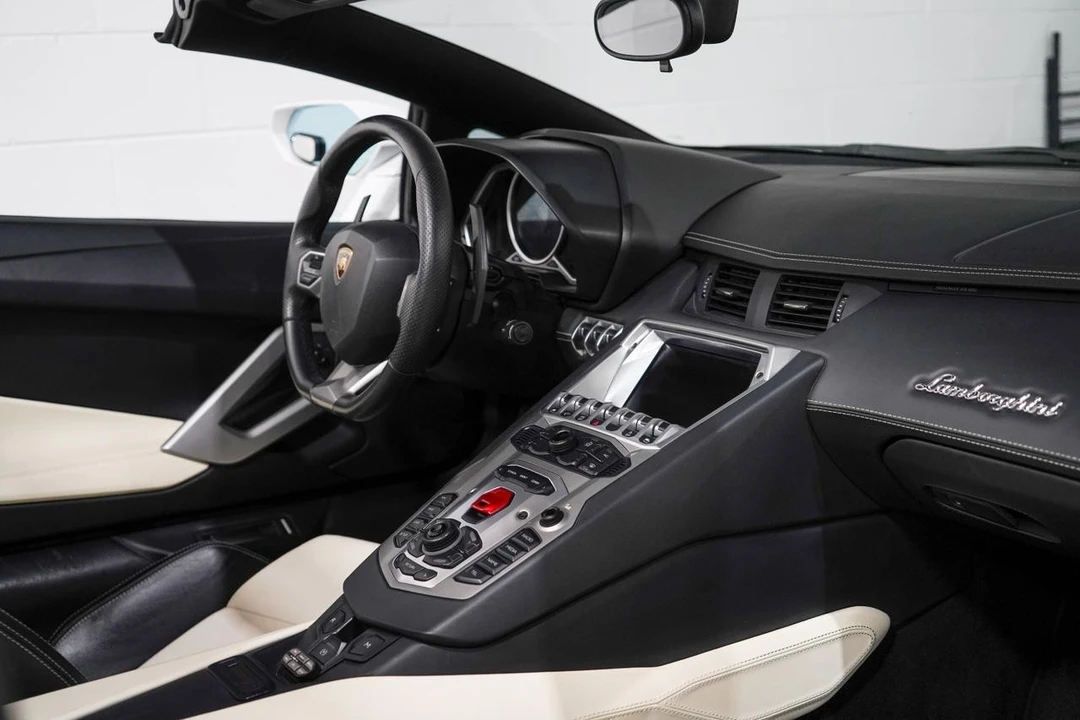 2014 Lamborghini Aventador LP700-4 - Image 18 of 21