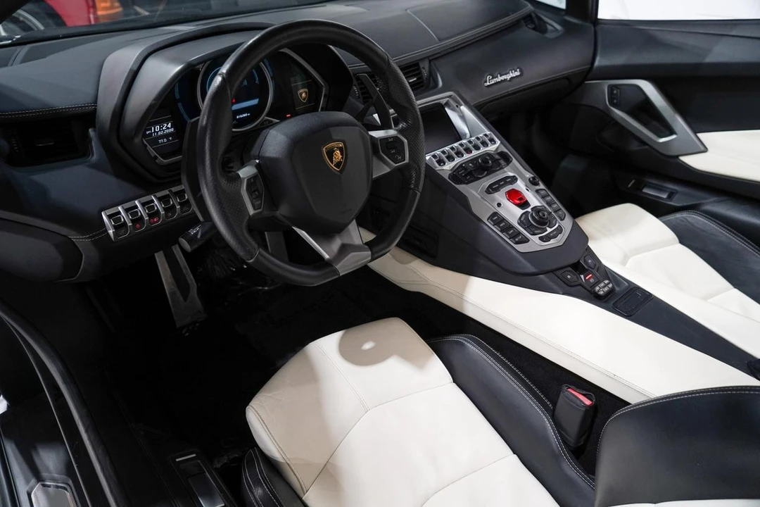 2014 Lamborghini Aventador LP700-4 - Image 2 of 21