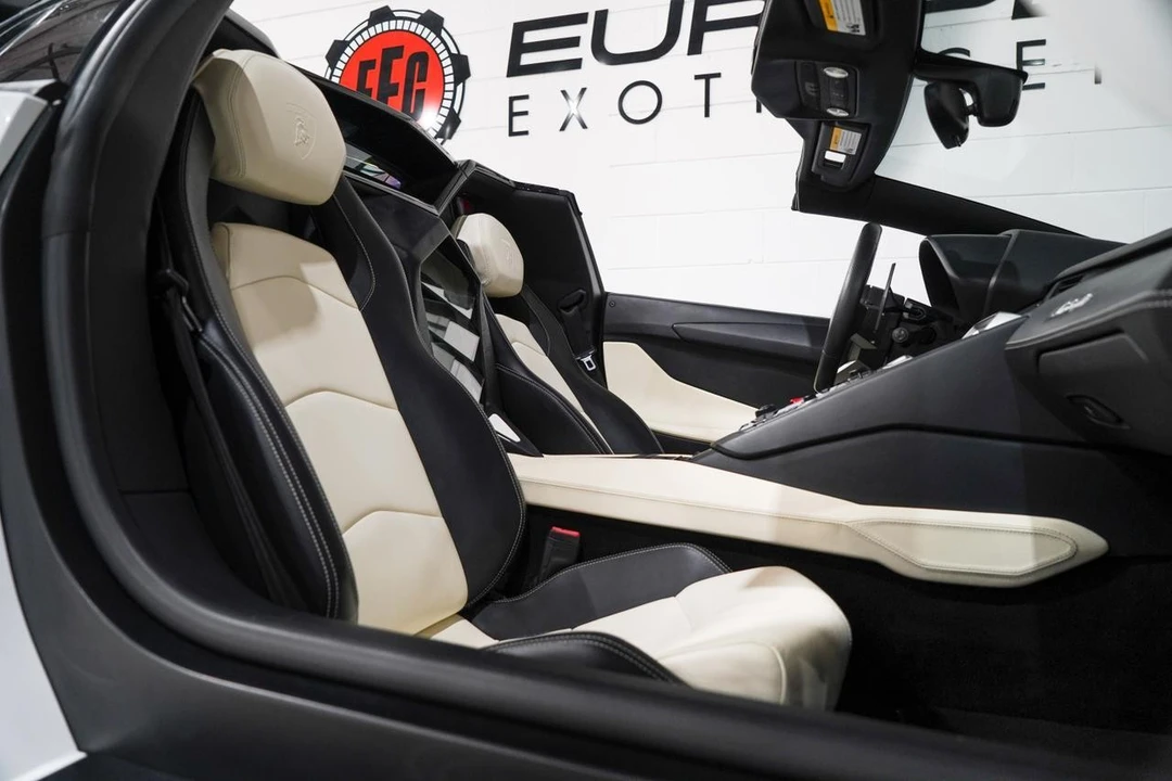 2014 Lamborghini Aventador LP700-4 - Image 16 of 21