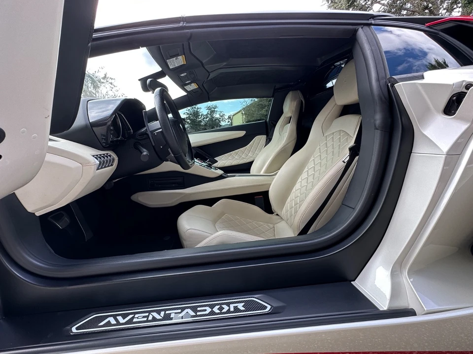 2014 Lamborghini Aventador LP700-4 - Image 18 of 21