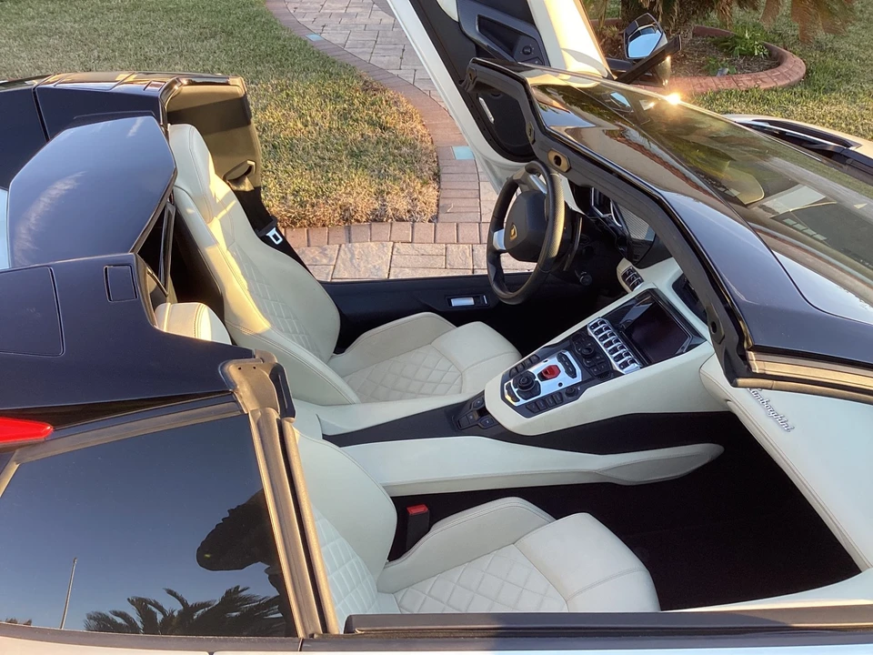 2014 Lamborghini Aventador LP700-4 - Image 12 of 21