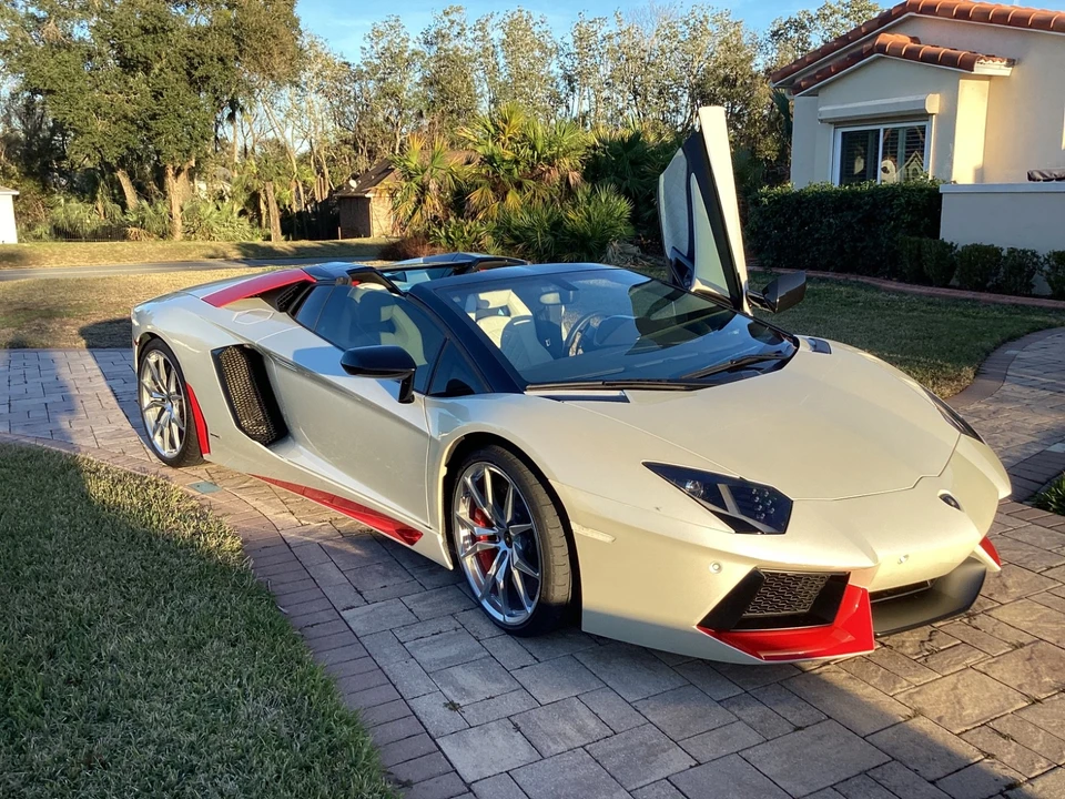 2014 Lamborghini Aventador LP700-4 - Image 6 of 21