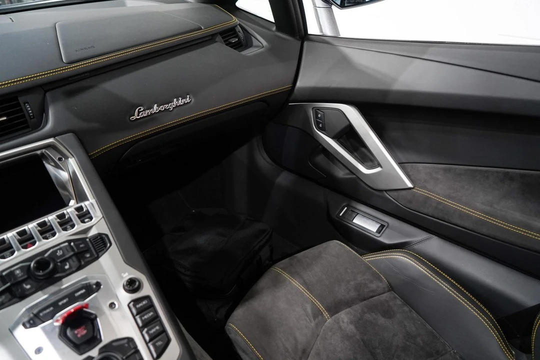 2014 Lamborghini Aventador LP700-4 - Image 15 of 21