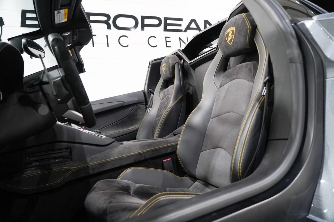 2014 Lamborghini Aventador LP700-4 - Image 11 of 21
