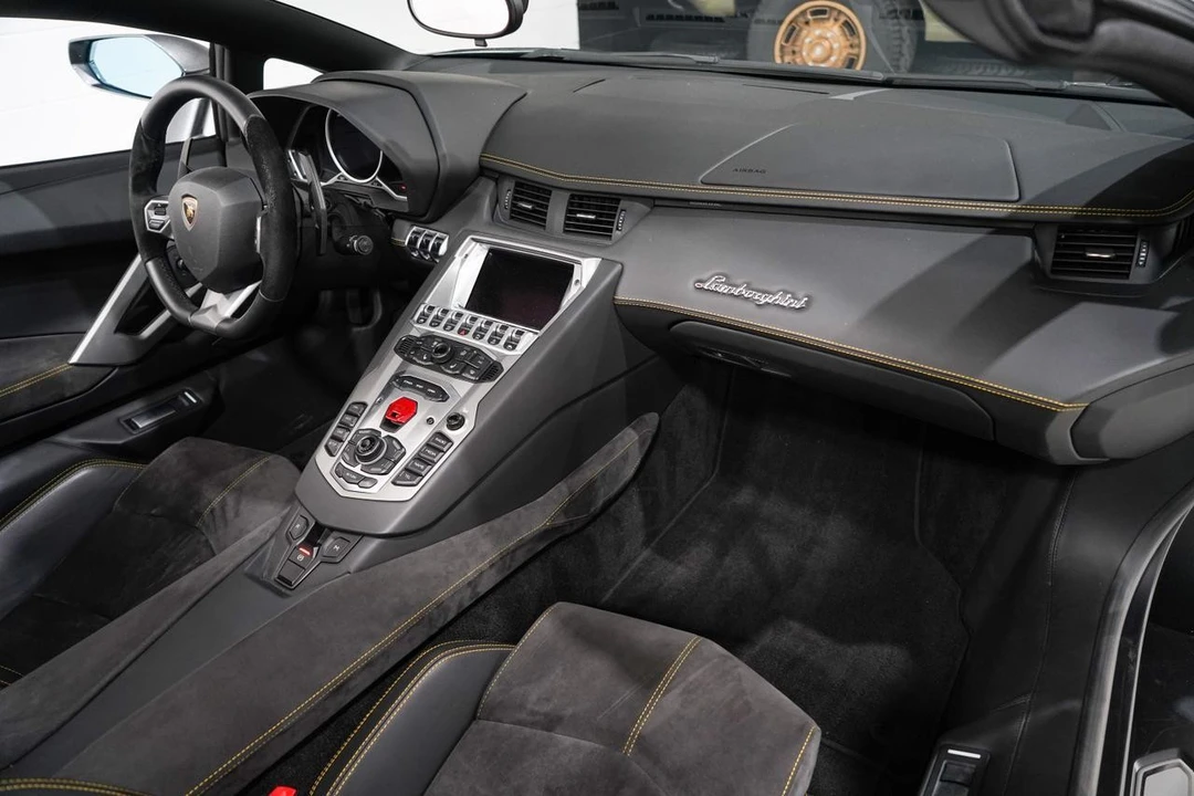 2014 Lamborghini Aventador LP700-4 - Image 18 of 21