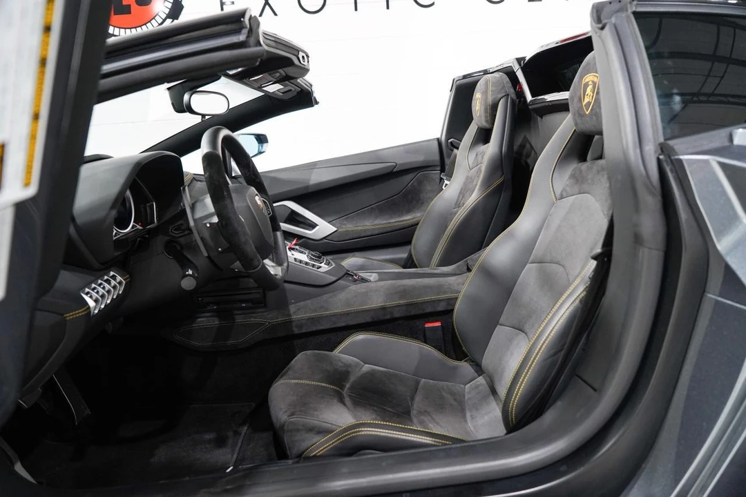 2014 Lamborghini Aventador LP700-4 - Image 10 of 21