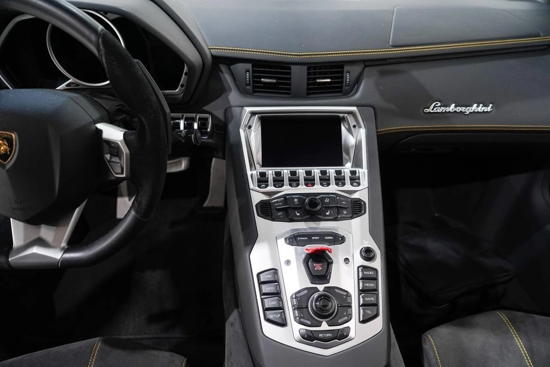 2014 Lamborghini Aventador LP700-4 - Image 13 of 21