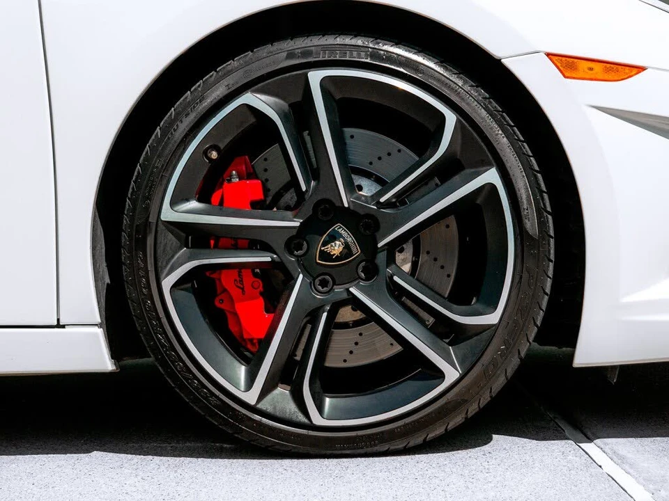 2014 Lamborghini Gallardo LP570-4 Spyder Performante - Image 21 of 31