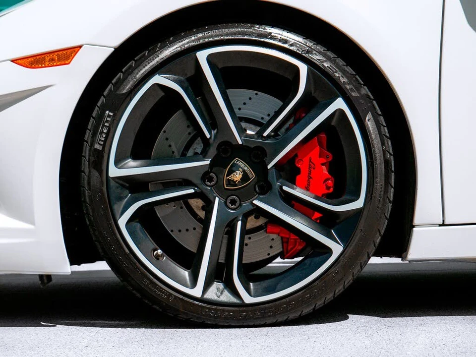 2014 Lamborghini Gallardo LP570-4 Spyder Performante - Image 19 of 31