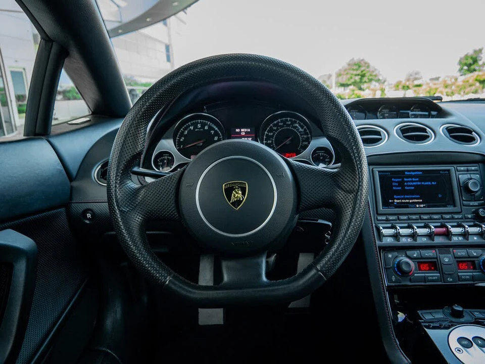 2014 Lamborghini Gallardo LP570-4 Spyder Performante - Image 30 of 31