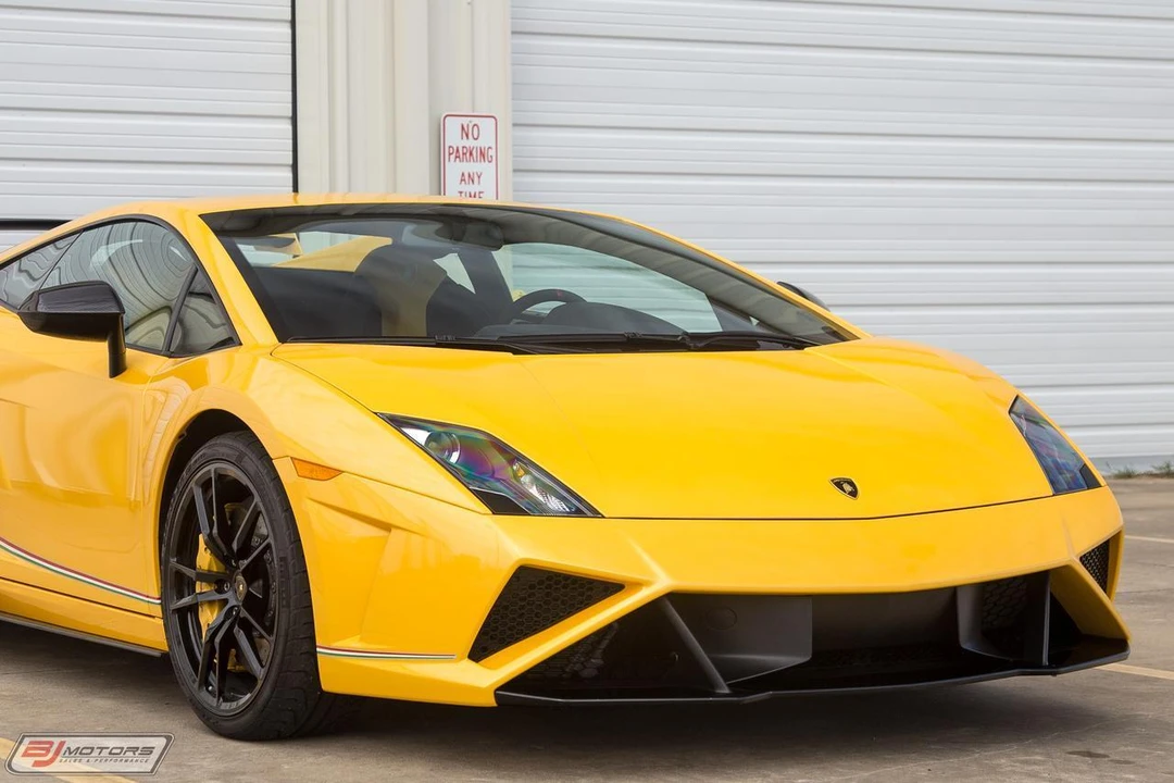 2014 Lamborghini Gallardo LP570-4 Squadra Corse - Image 17 of 31