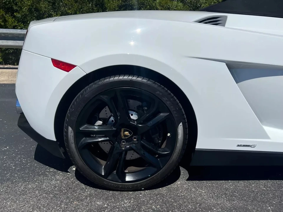 2014 Lamborghini Gallardo - Image 24 of 31