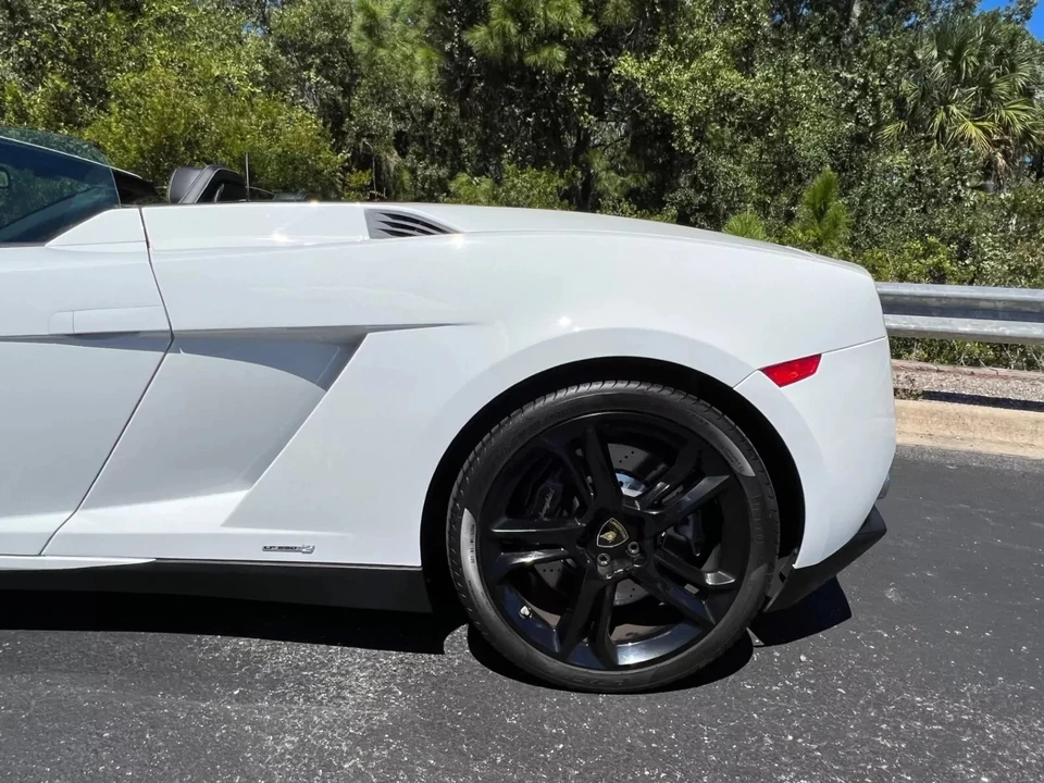 2014 Lamborghini Gallardo - Image 23 of 31
