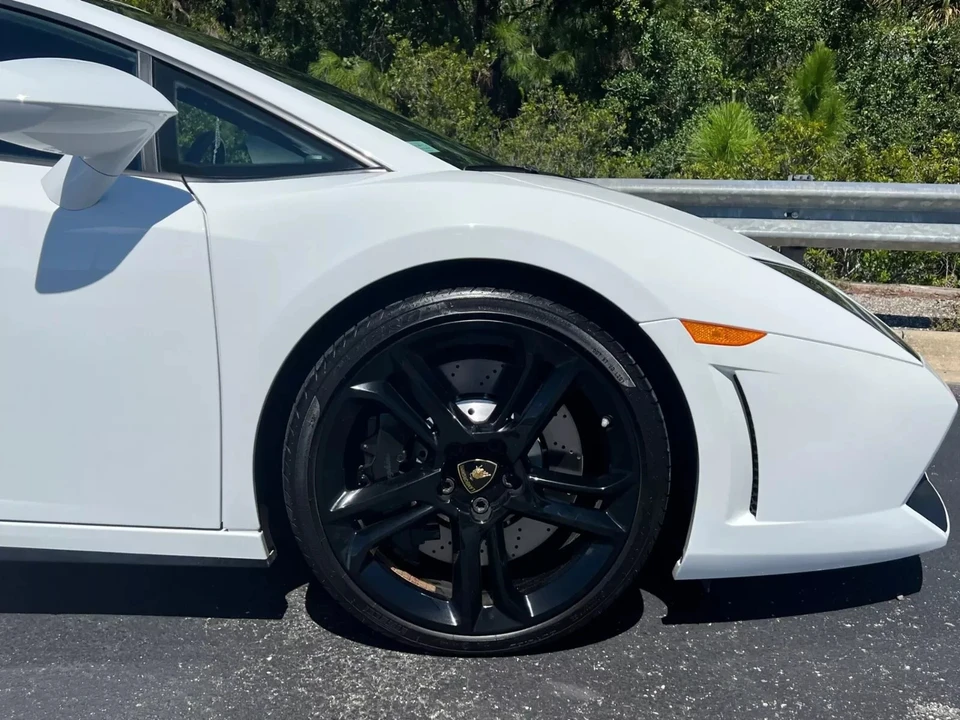 2014 Lamborghini Gallardo - Image 25 of 31