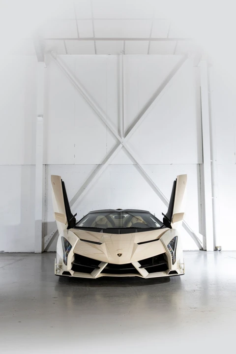 2014 Lamborghini Veneno - Image 18 of 31