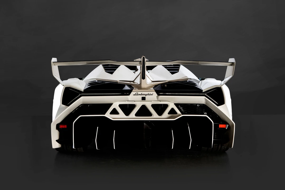 2014 Lamborghini Veneno - Image 6 of 31