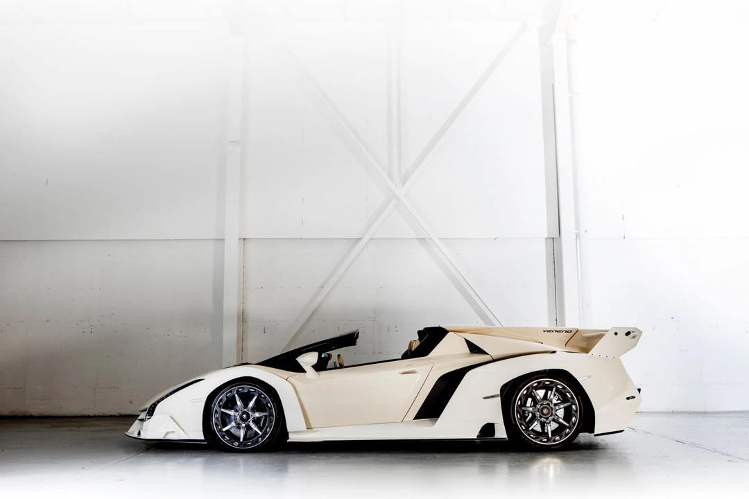 2014 Lamborghini Veneno - Image 10 of 31