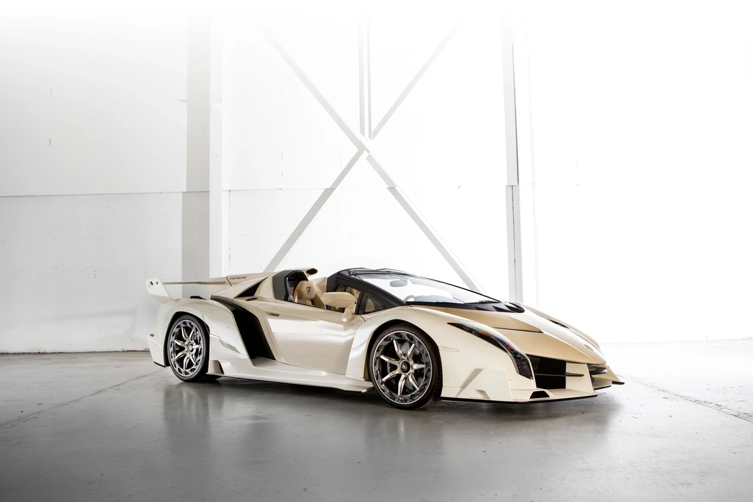 2014 Lamborghini Veneno - Image 8 of 31