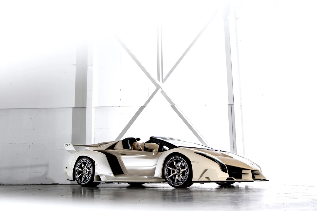 2014 Lamborghini Veneno - Image 12 of 31