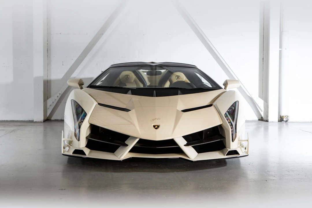 2014 Lamborghini Veneno - Image 9 of 31