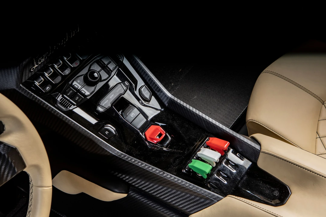 2014 Lamborghini Veneno - Image 24 of 31