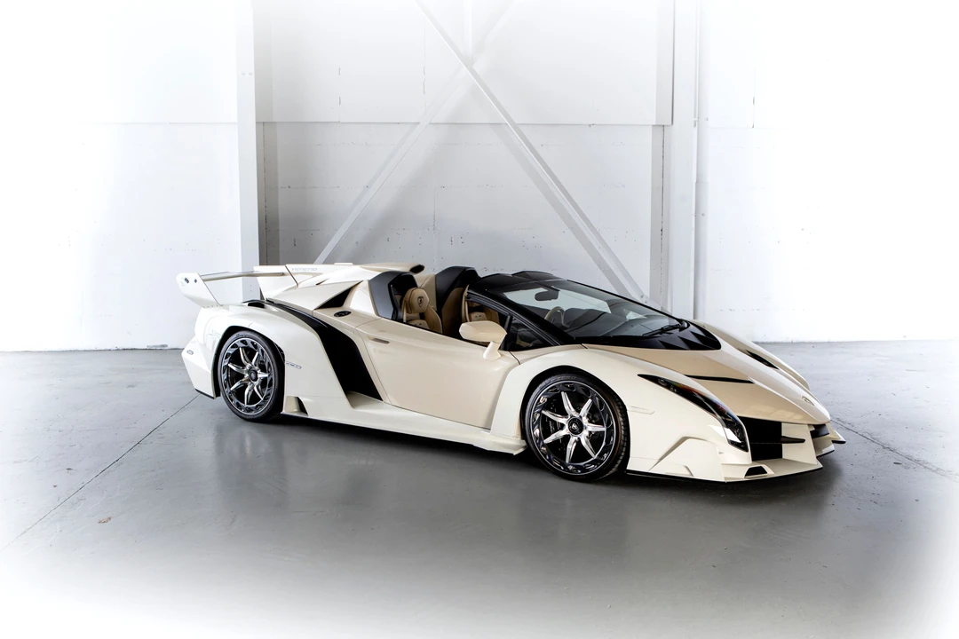 2014 Lamborghini Veneno - Image 14 of 31